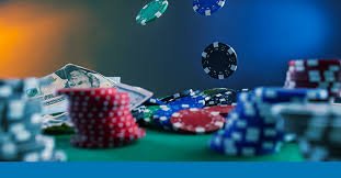Người dùng Việt Nam chơi game slot online ok8386 trên smartphone